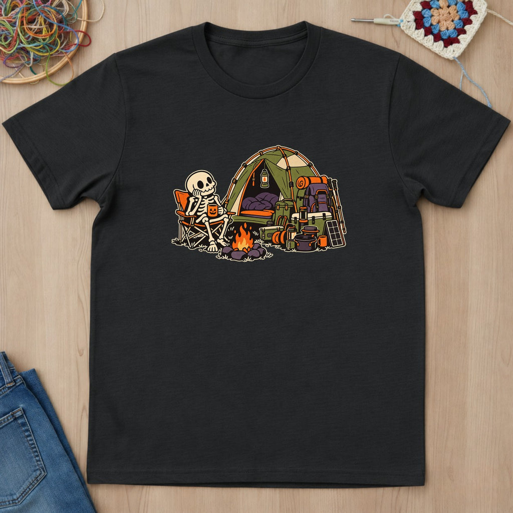 T-shirt noir présenté à plat