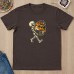 T-shirt chocolat foncé présenté à plat