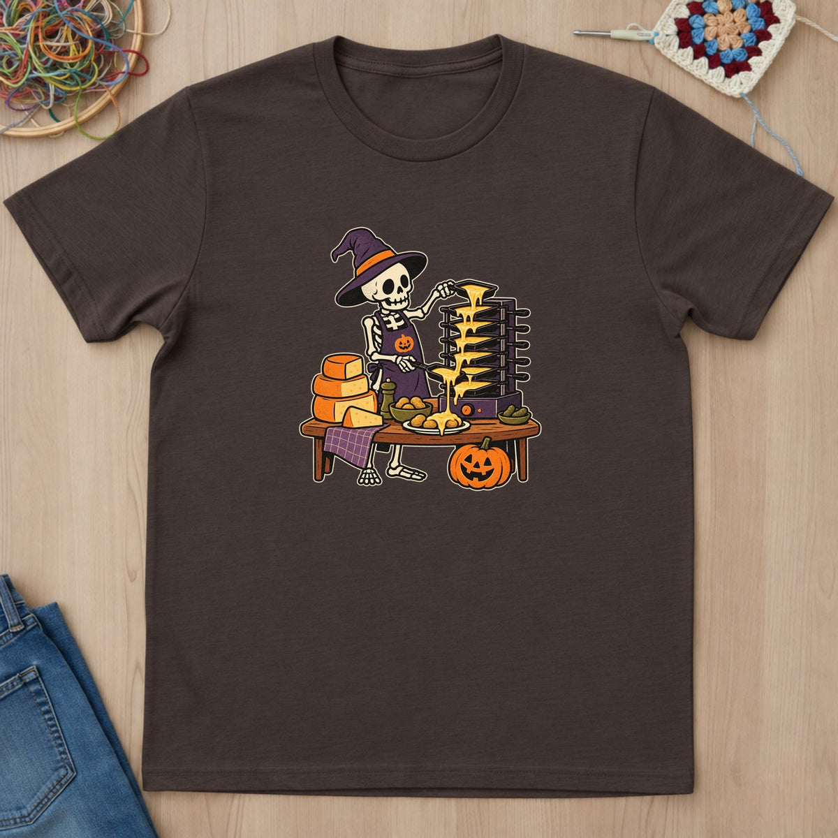 T-shirt chocolat foncé présenté à plat
