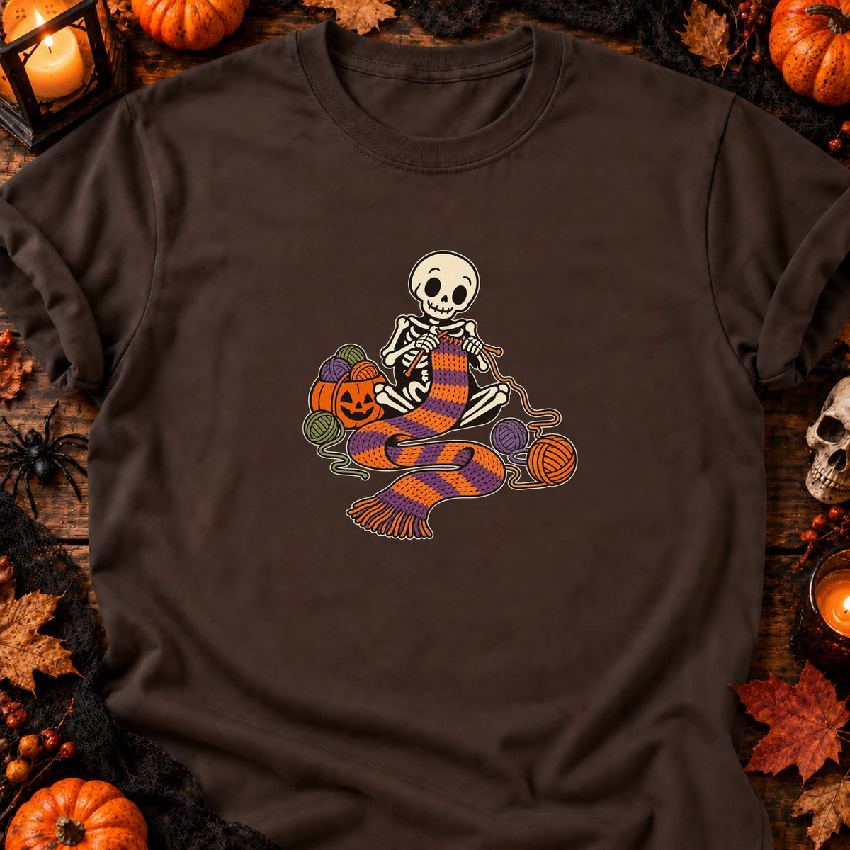 Squelette tricoteur d’Halloween — T-shirt chocolat
