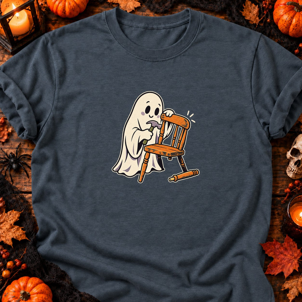 Fantôme bricoleur et chaise en réparation — T-shirt gris anthracite chiné