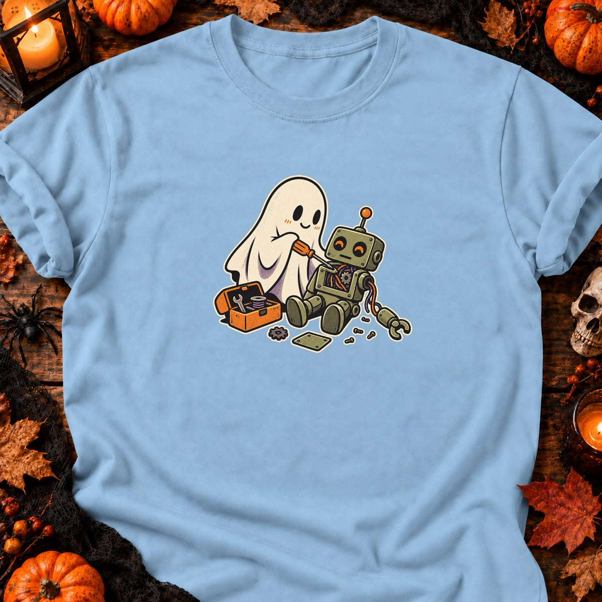 Fantôme réparant un robot — T-shirt bleu clair
