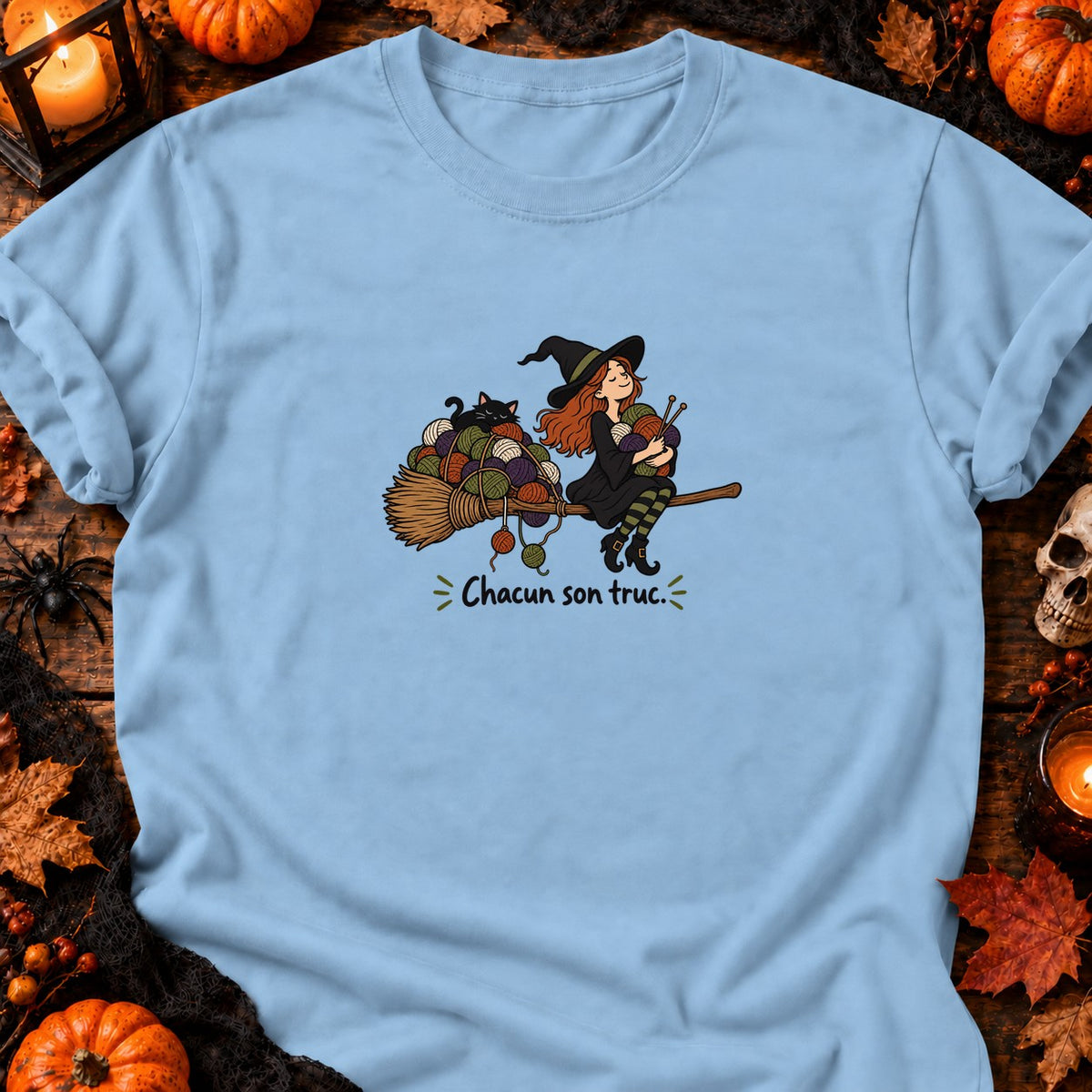 Sorcière et pelotes Chacun son truc — T-shirt bleu clair