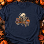 Squelette soudant un circuit — T-shirt bleu marine