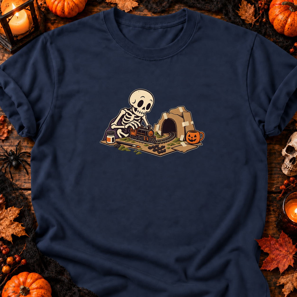 Squelette et train miniature — T-shirt bleu marine