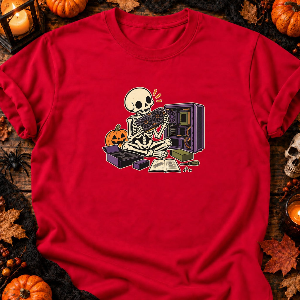 Squelette assemblant son PC — T-shirt rouge