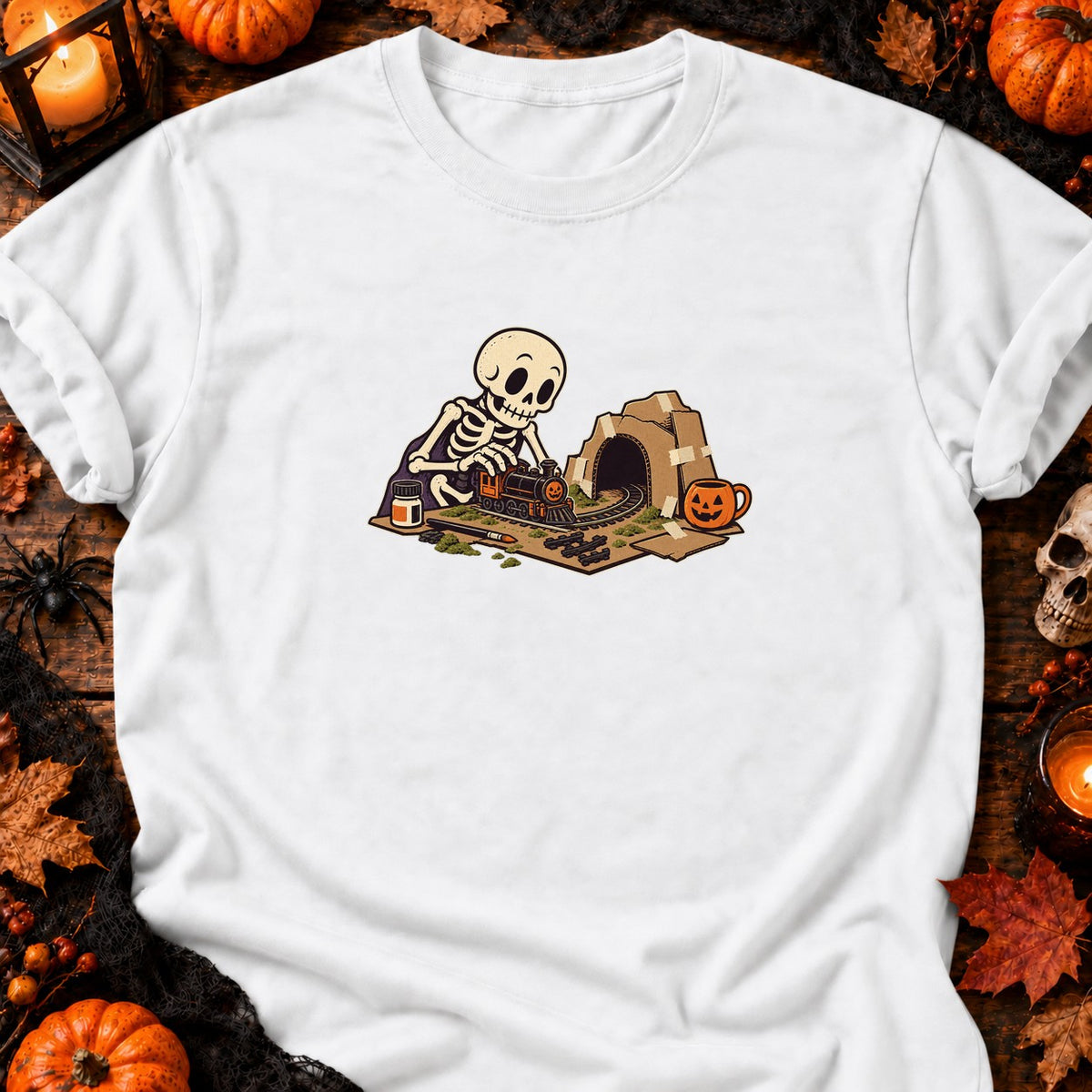 Squelette et train miniature — T-shirt blanc