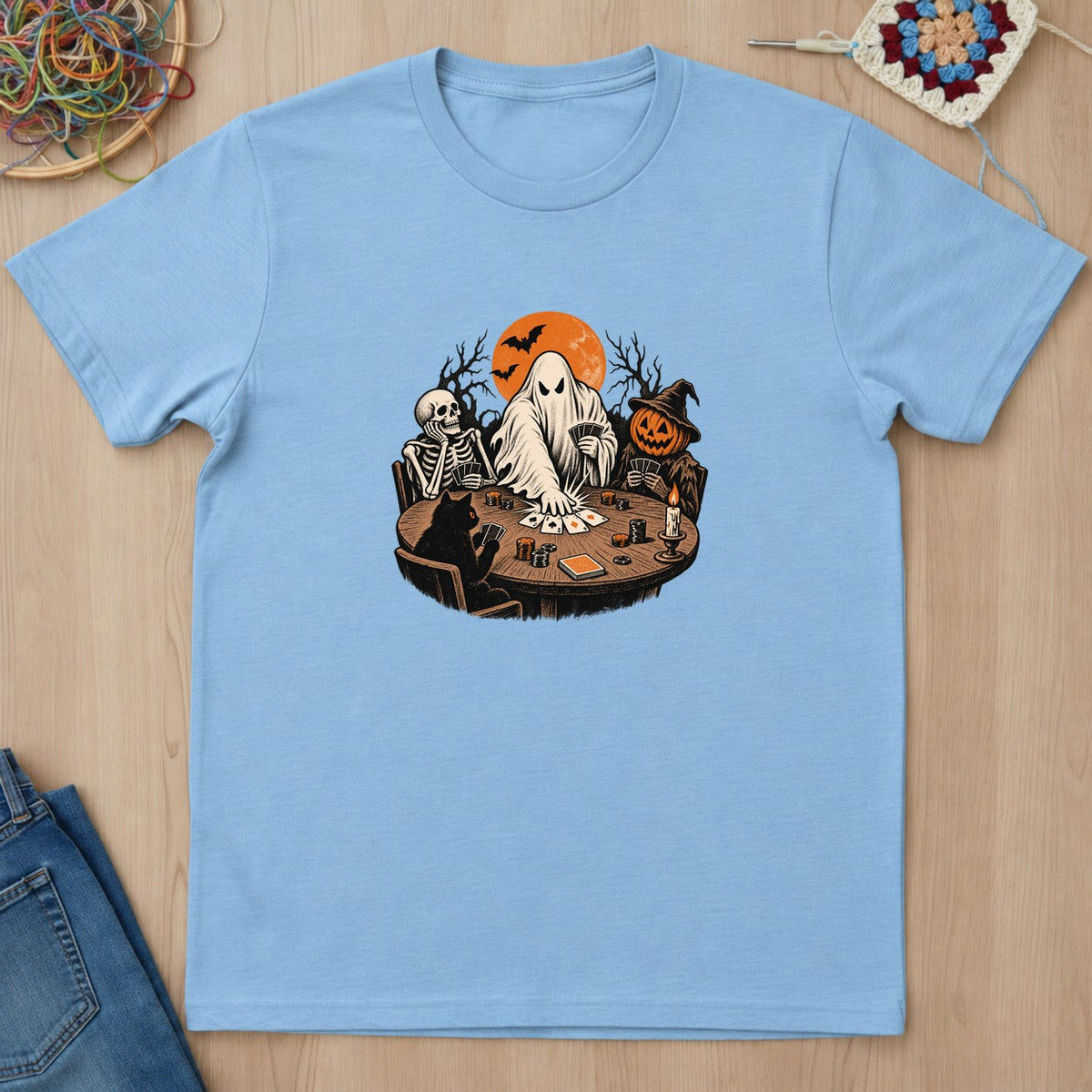 T-shirt bleu clair présenté à plat