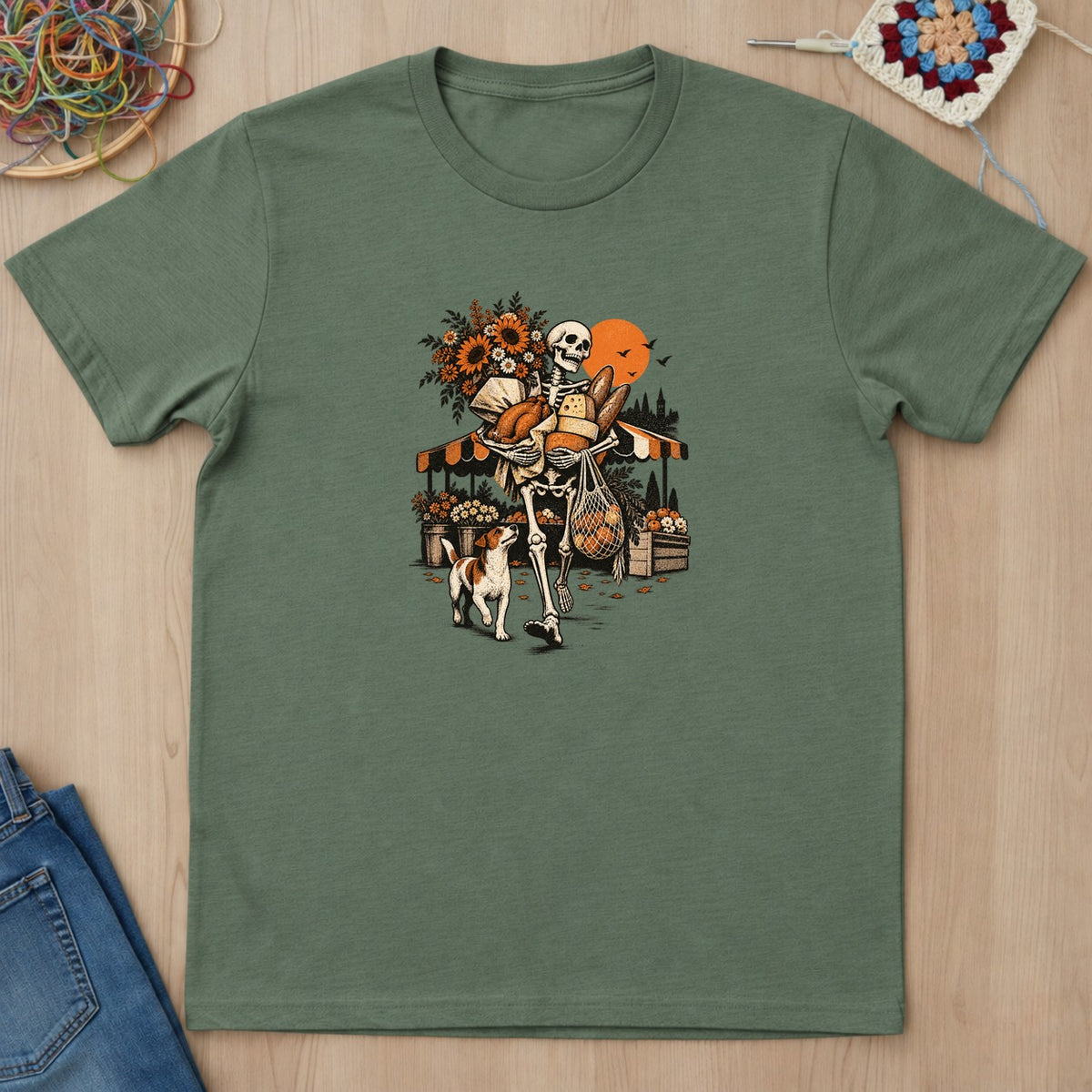 T-shirt vert militaire présenté à plat