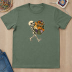 T-shirt vert militaire présenté à plat