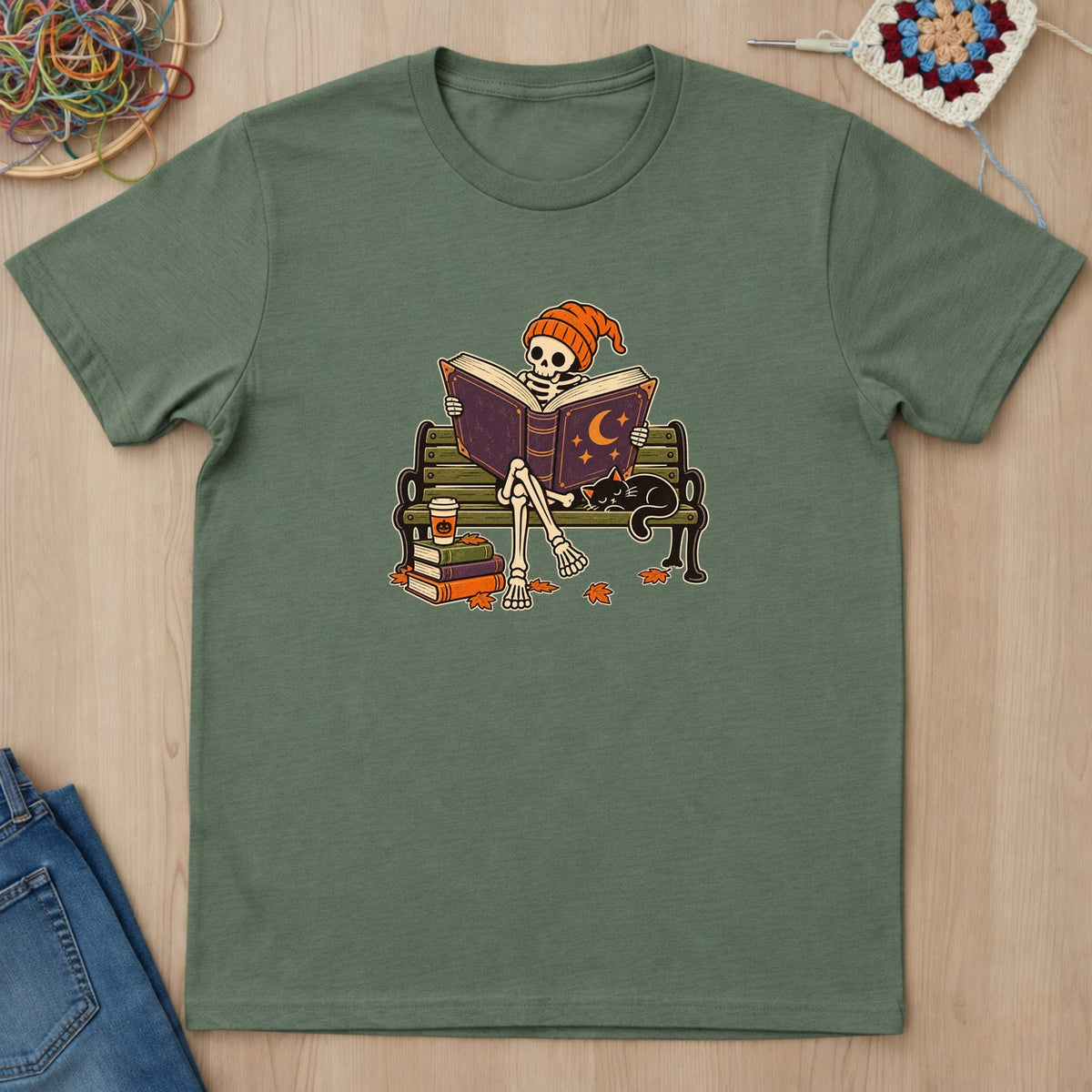 T-shirt vert militaire présenté à plat