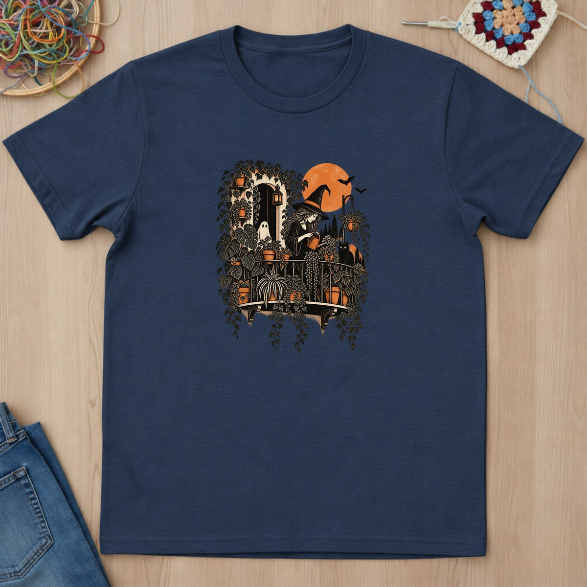 T-shirt bleu marine présenté à plat