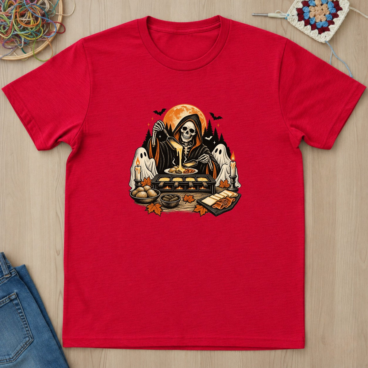 T-shirt rouge présenté à plat