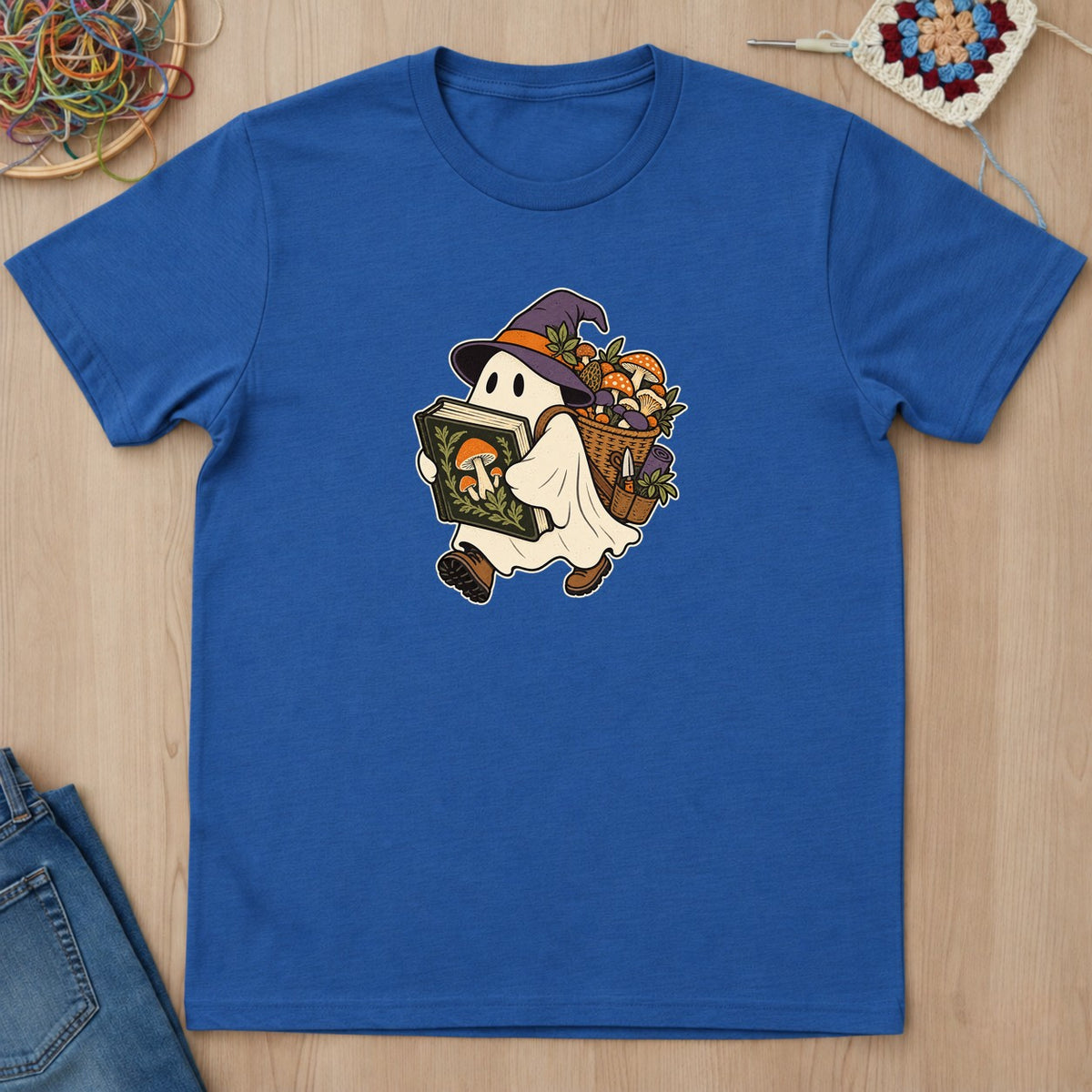 T-shirt bleu roi présenté à plat