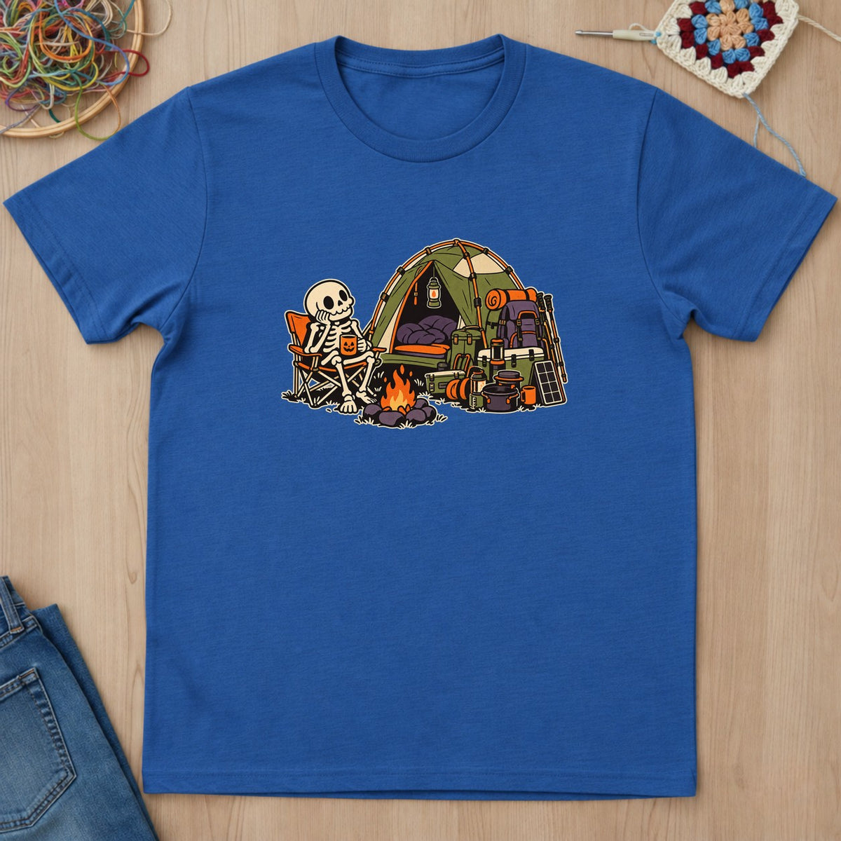 T-shirt bleu roi présenté à plat