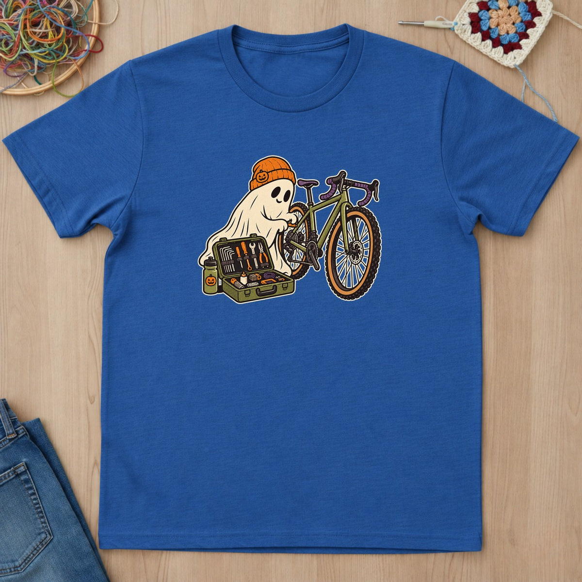 T-shirt bleu roi présenté à plat