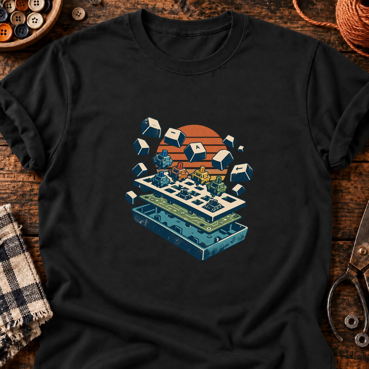 Clavier mécanique vintage en vue éclatée — T-shirt noir