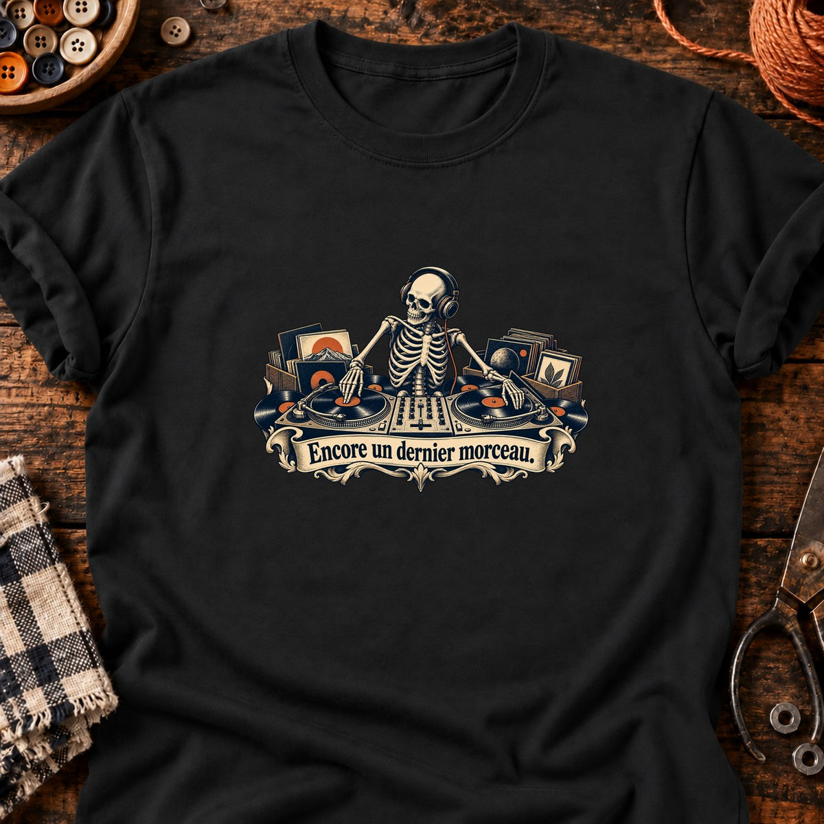 Squelette DJ historique — T-shirt noir