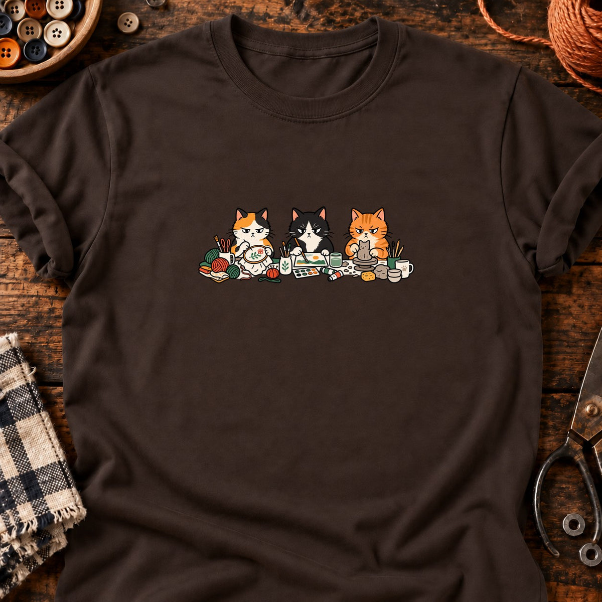 Chats artistes sérieux — T-shirt chocolat
