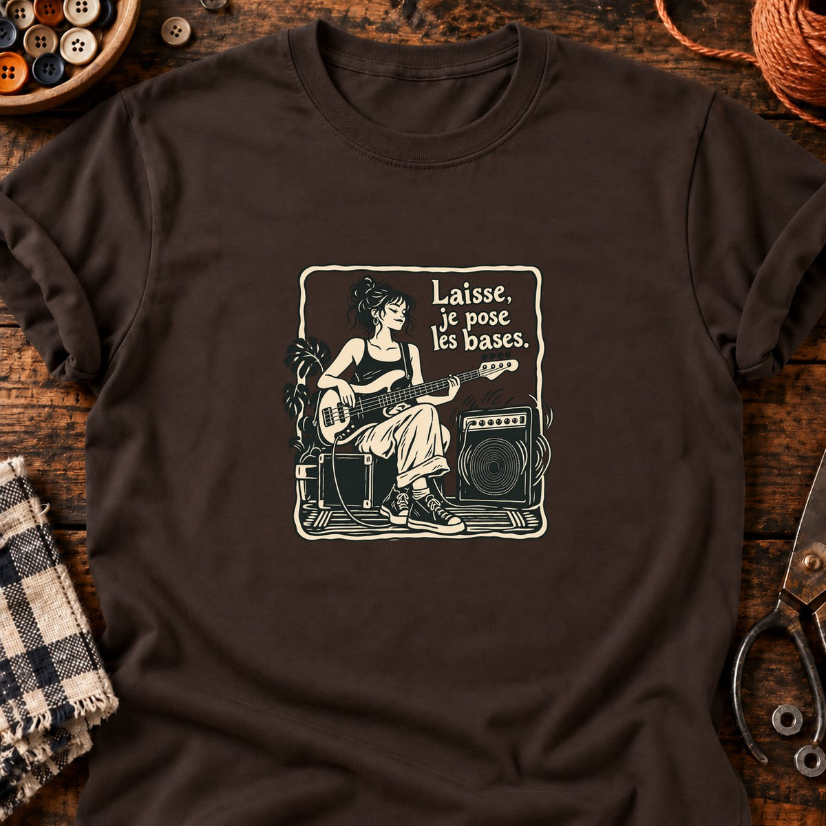 Bassiste au groove affirmé — T-shirt chocolat
