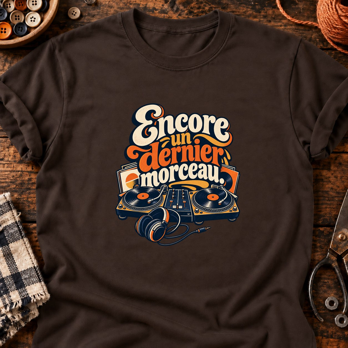Encore un dernier morceau — T-shirt chocolat