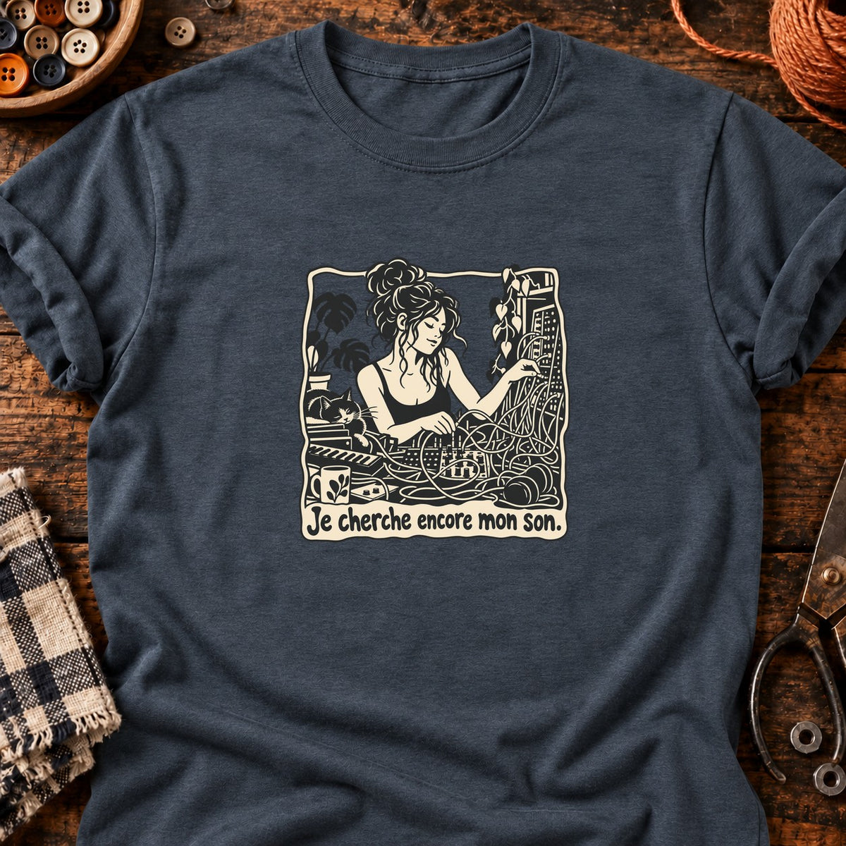 Créatrice de son parmi les câbles — T-shirt gris anthracite chiné