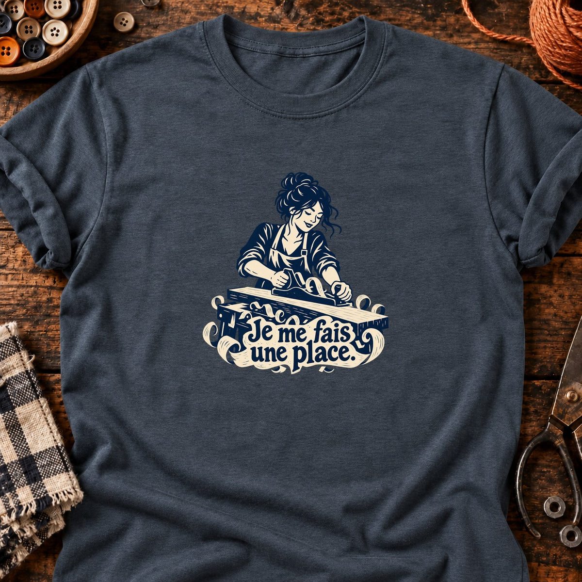 Je me fais une place — Menuiserie — T-shirt gris anthracite chiné