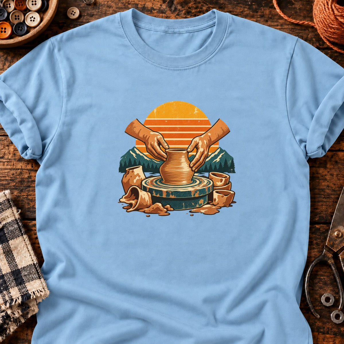 T-shirt Modelage d'argile sur tour de potier, coloris bleu clair