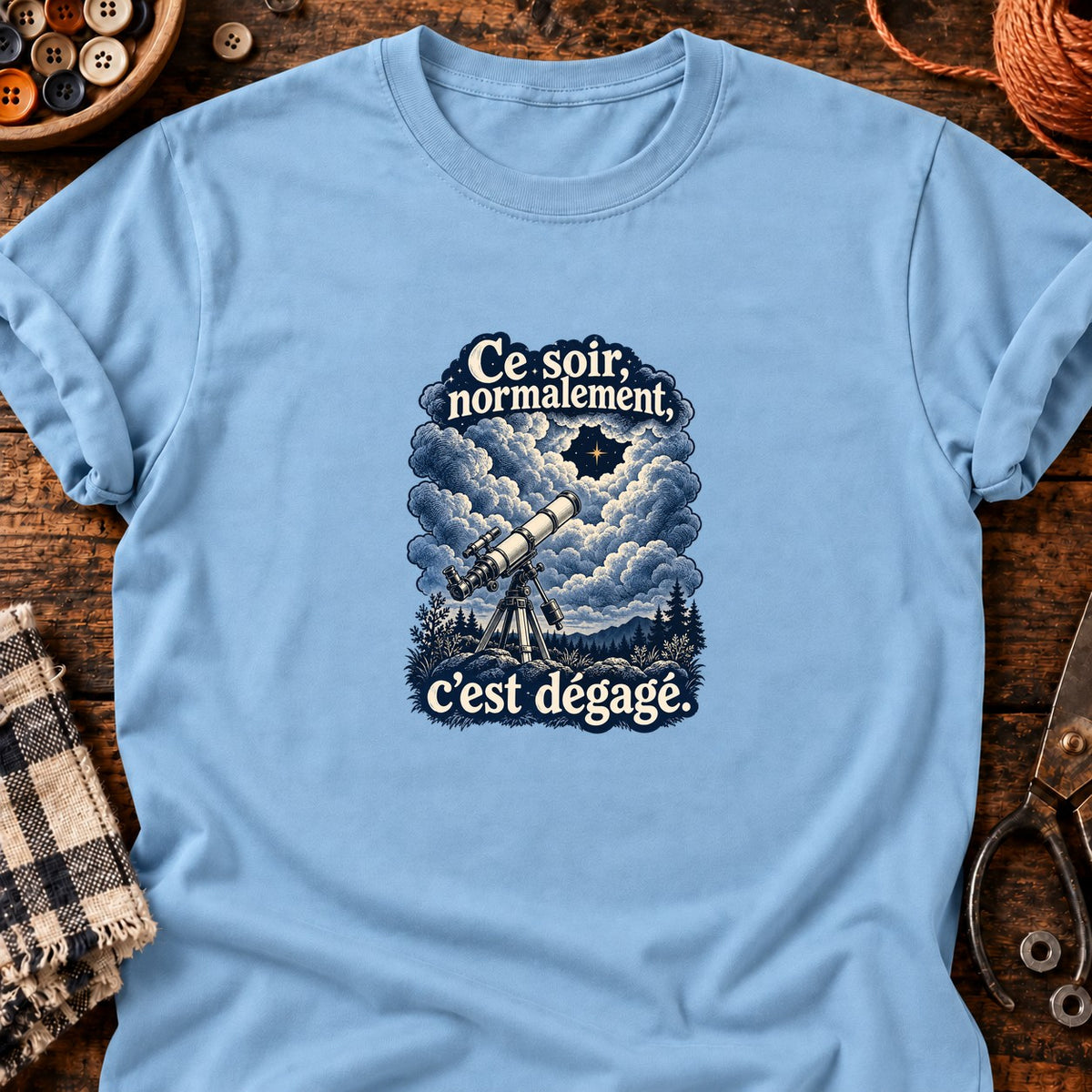 Normalement, c'est dégagé — T-shirt bleu clair