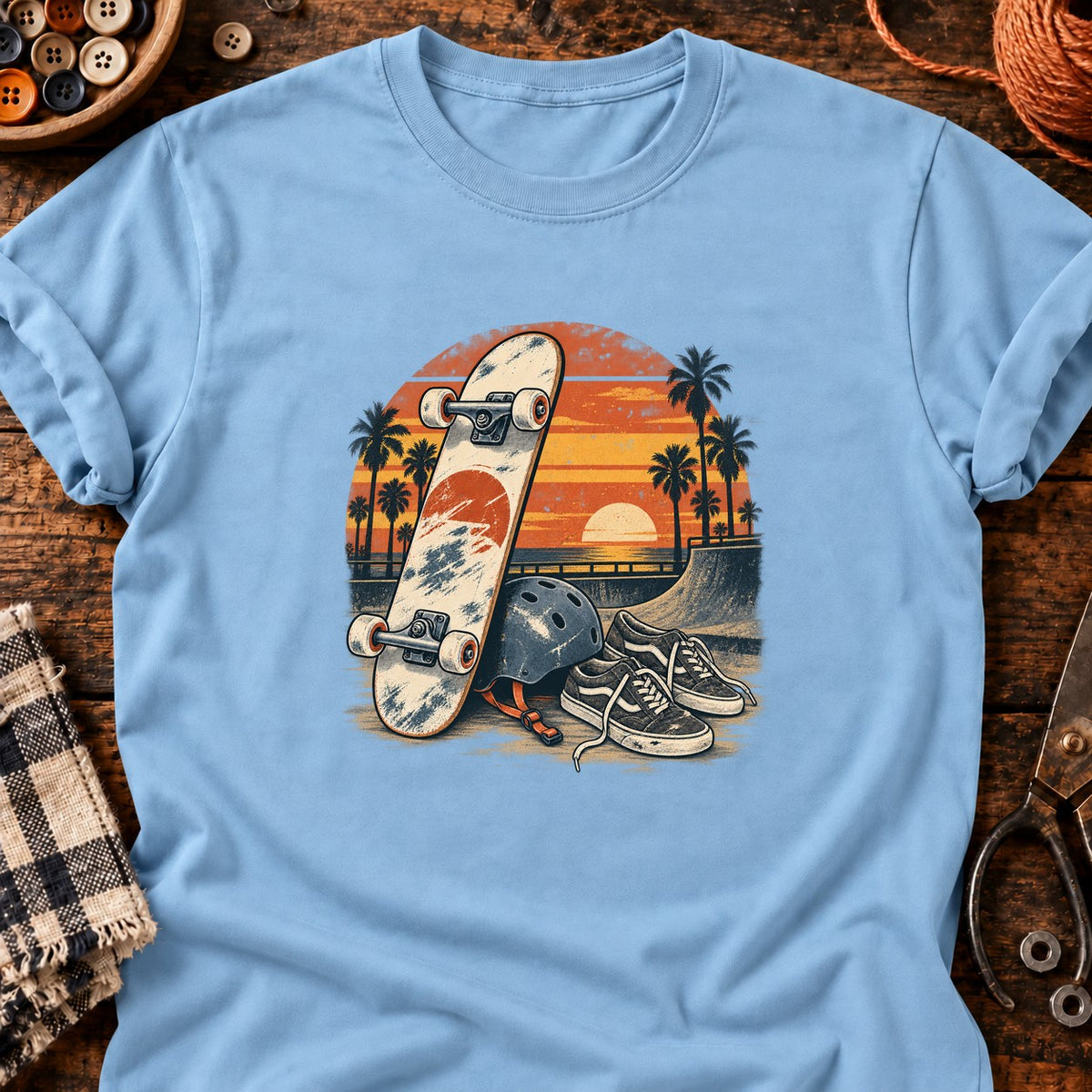 Planche usée et chaussures de skate T-Shirt — T-shirt Light Blue