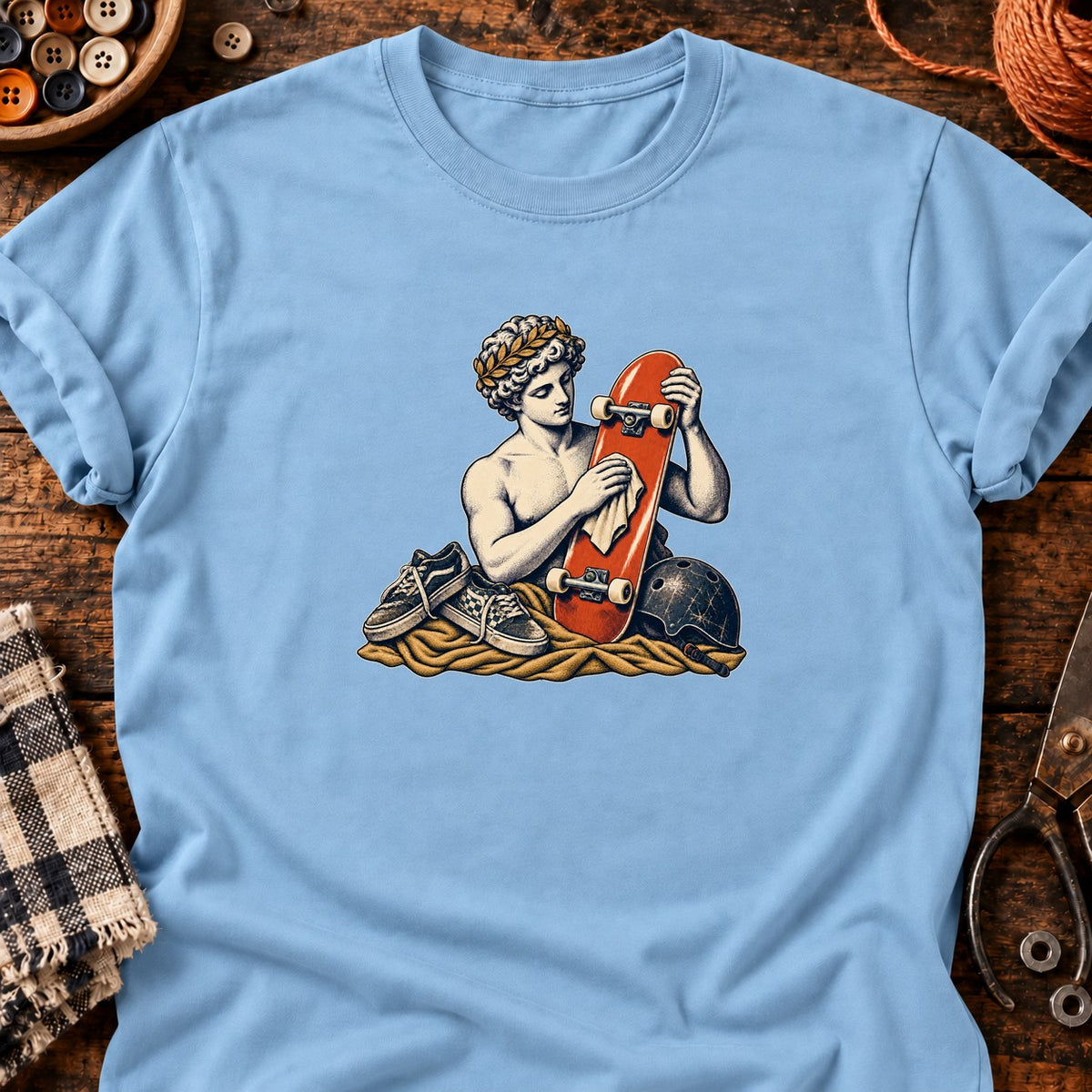 Skateur antique et chaussures usées — T-shirt bleu clair