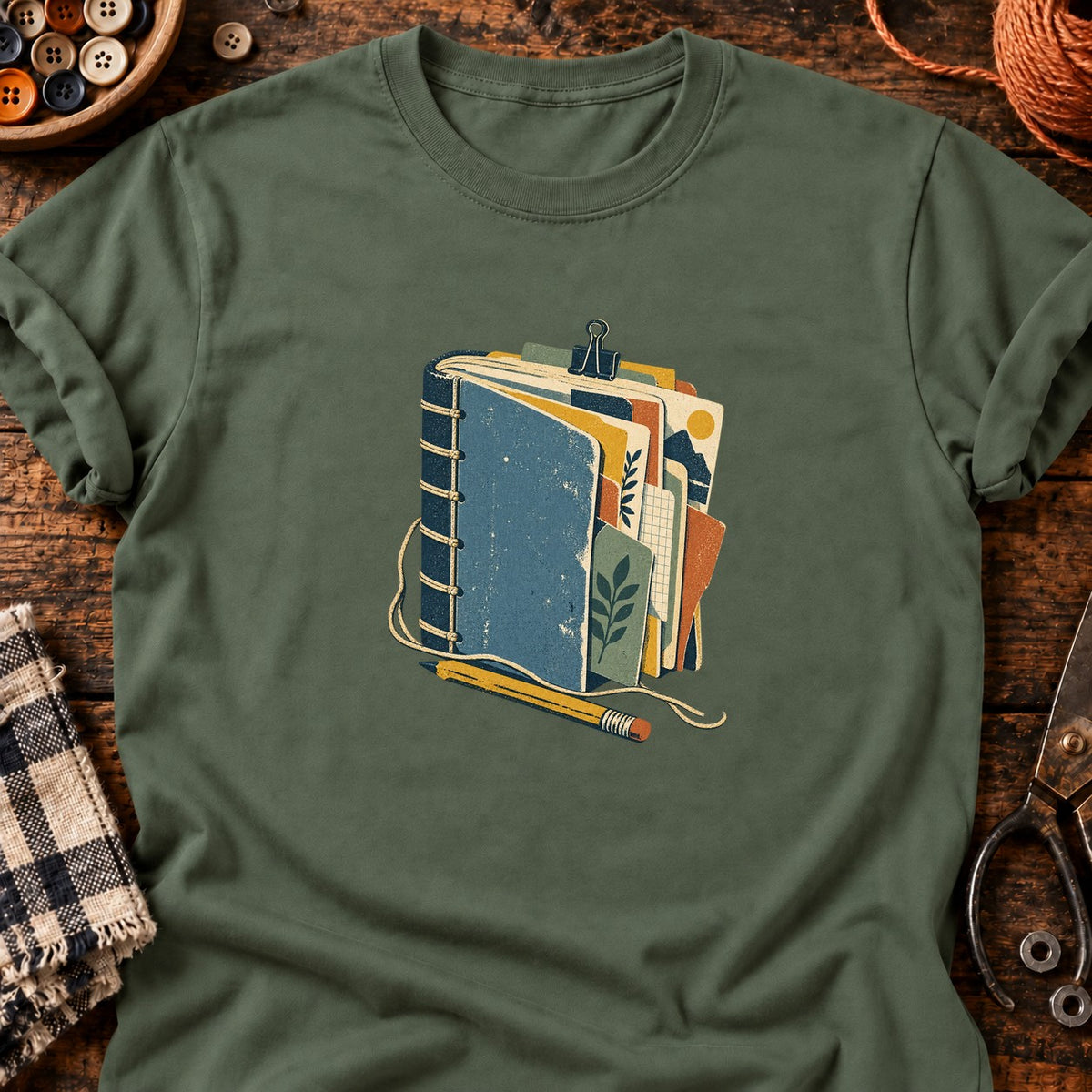 Carnet relié vintage — T-shirt vert militaire