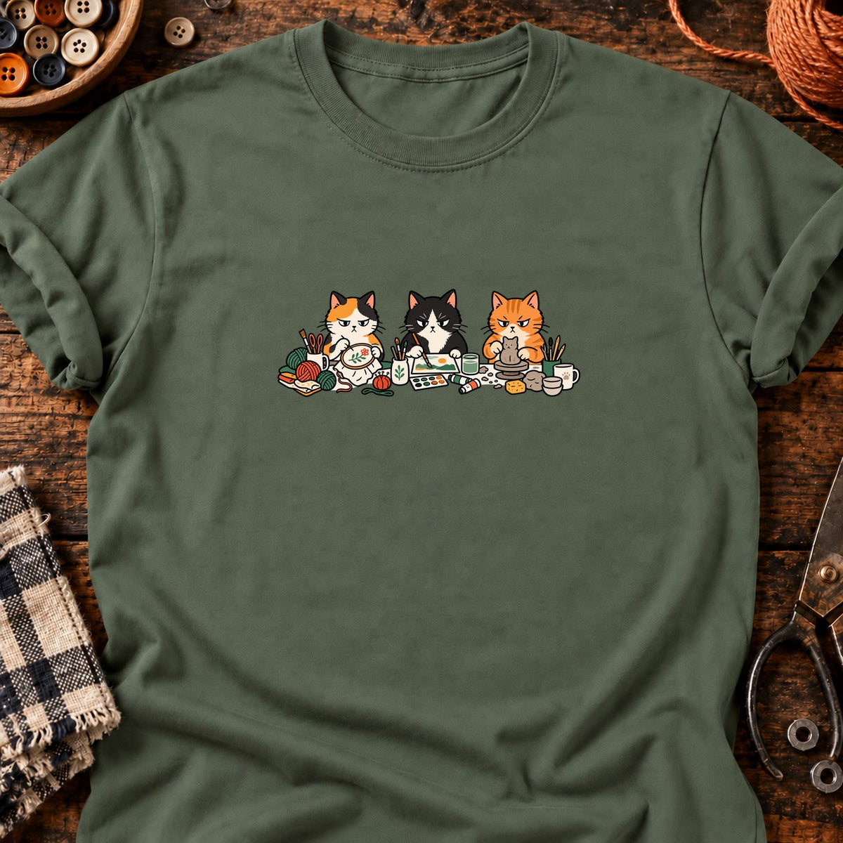 Chats artistes sérieux — T-shirt vert militaire