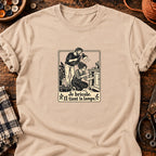 Je bricole. Il tient la lampe. — T-shirt naturel