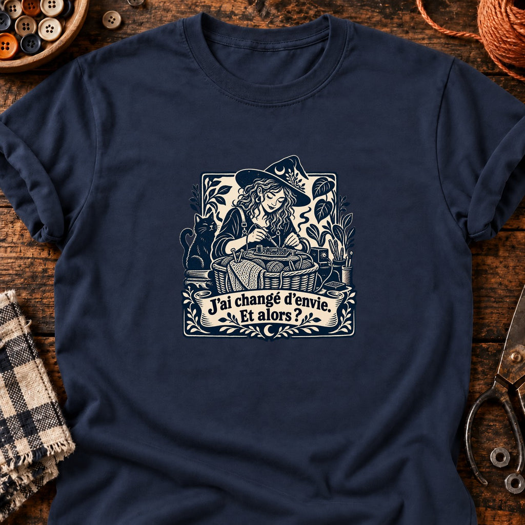 Sorcière bricoleuse et panier oublié — T-shirt bleu marine