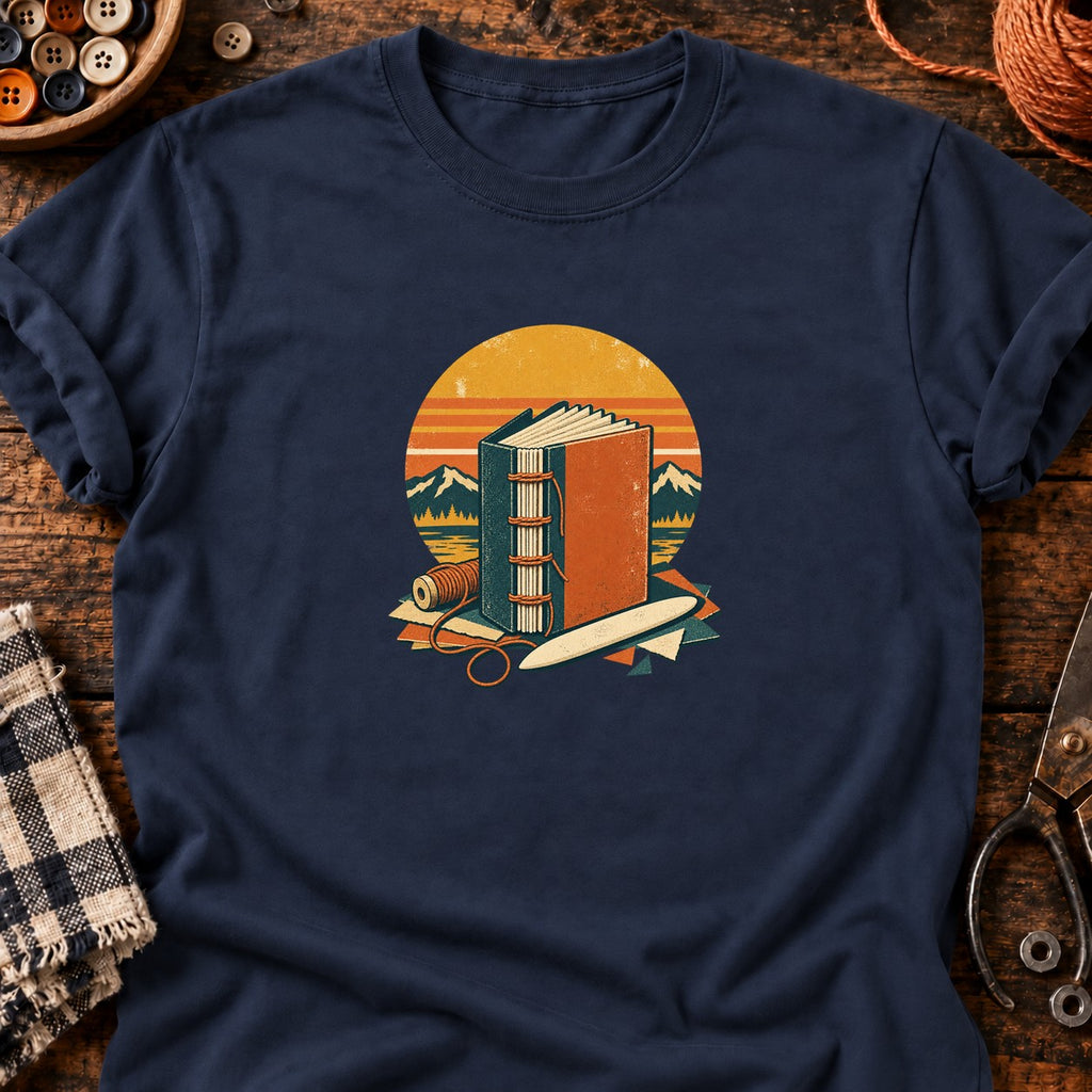 T-shirt Reliure artisanale et carnet cousu, coloris bleu marine
