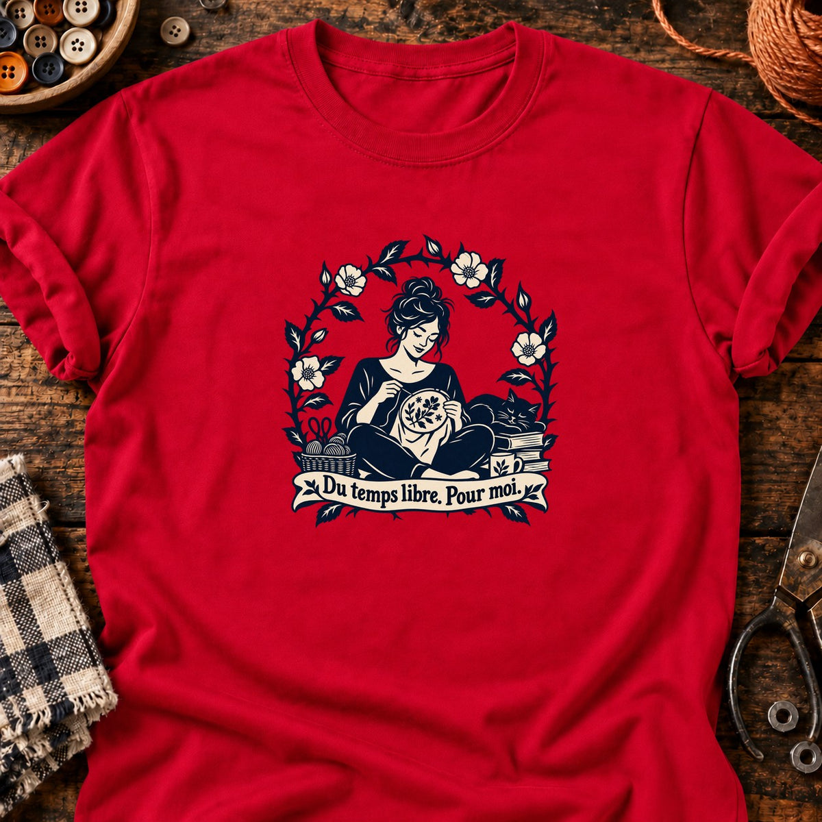 Du temps libre. Pour moi. — Broderie — T-shirt rouge