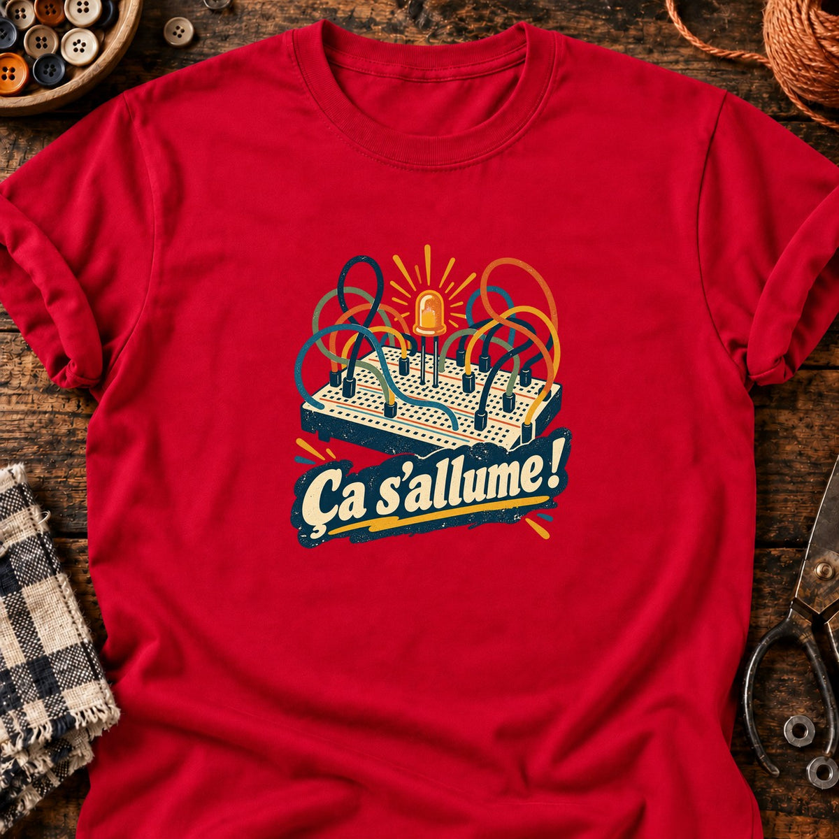 Plaque d’essai et LED — Ça s’allume ! — T-shirt rouge