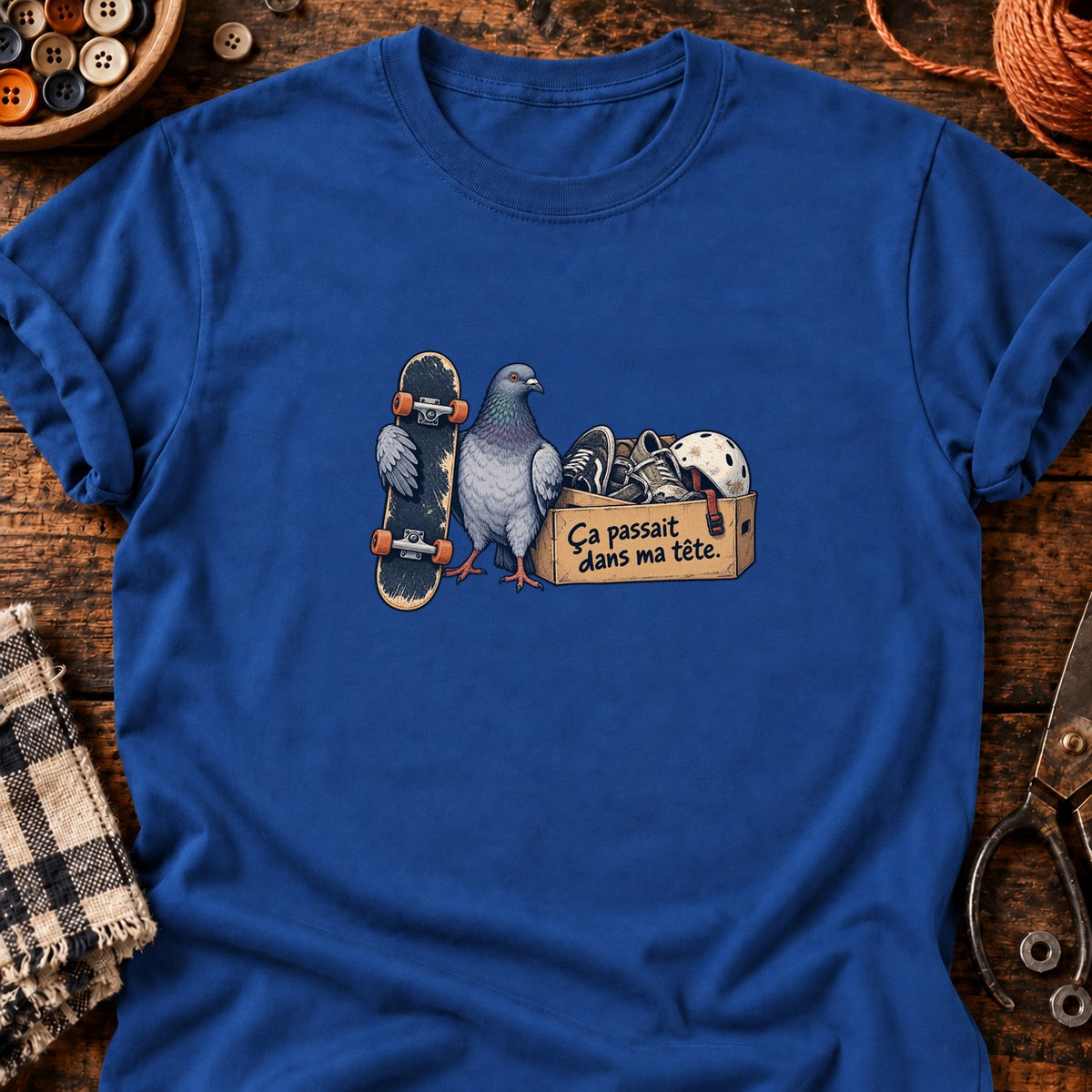 Skate et chaussures usées — T-shirt bleu roi