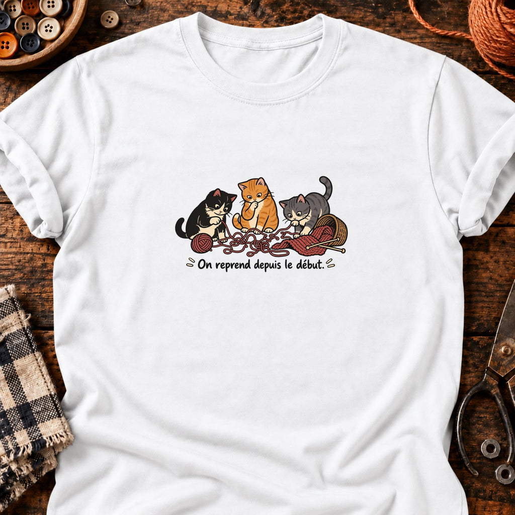 Trois chats et la laine emmêlée — T-shirt blanc