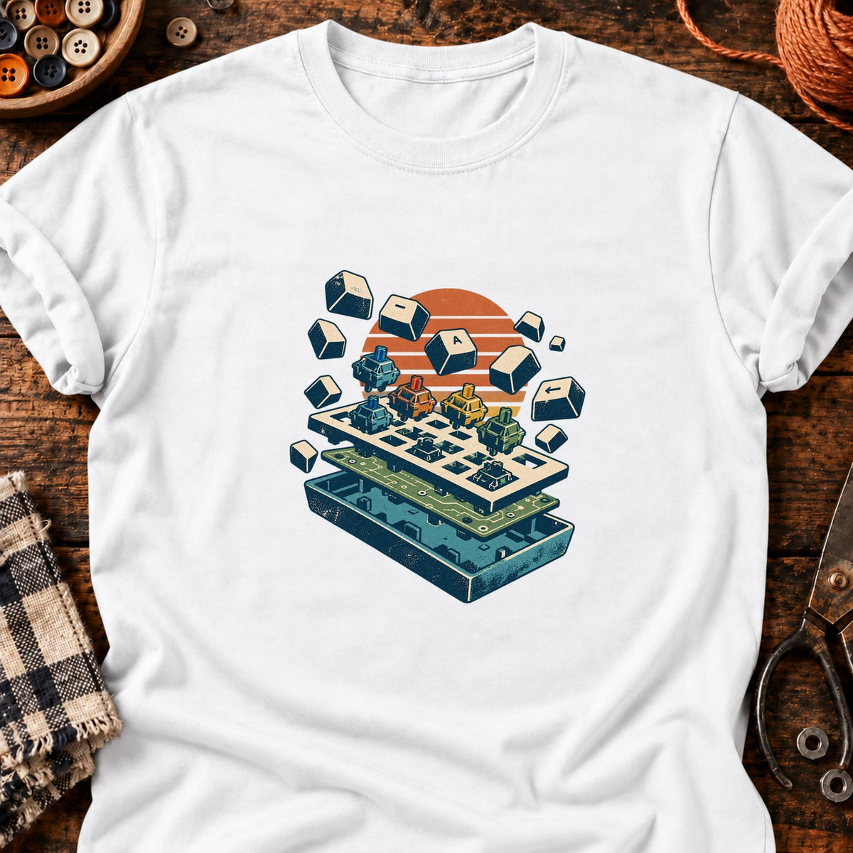 Clavier mécanique vintage en vue éclatée — T-shirt blanc