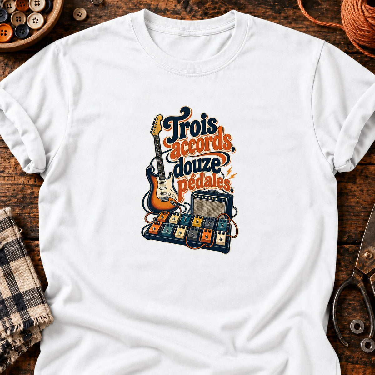 Trois accords, douze pédales. Guitariste vintage T-Shirt — T-shirt White