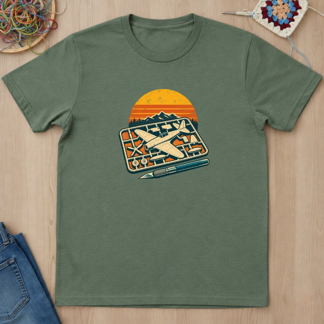 Maquette d'avion sur grappe et couteau de modélisme T-Shirt — video