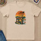 Chaise ancienne en réparation T-Shirt — video