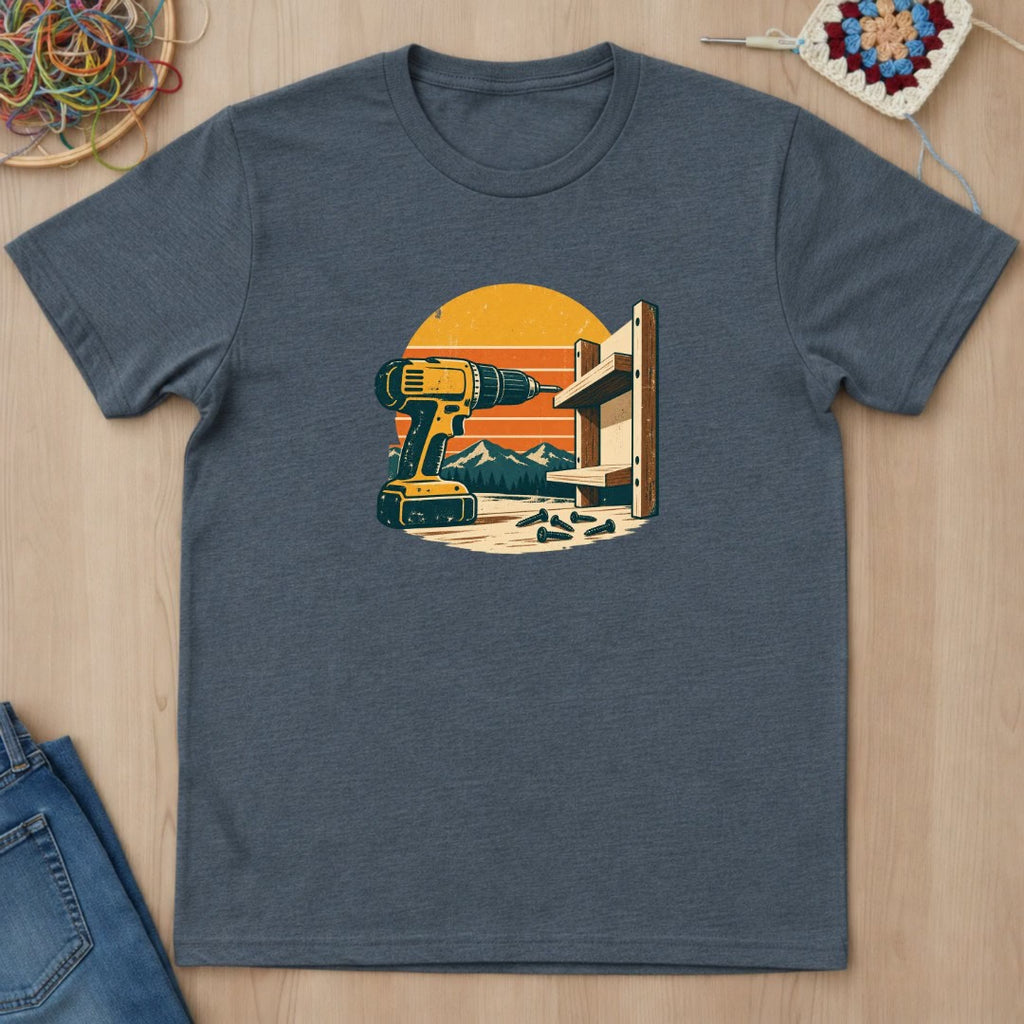 Perceuse et étagère inachevée T-Shirt — video