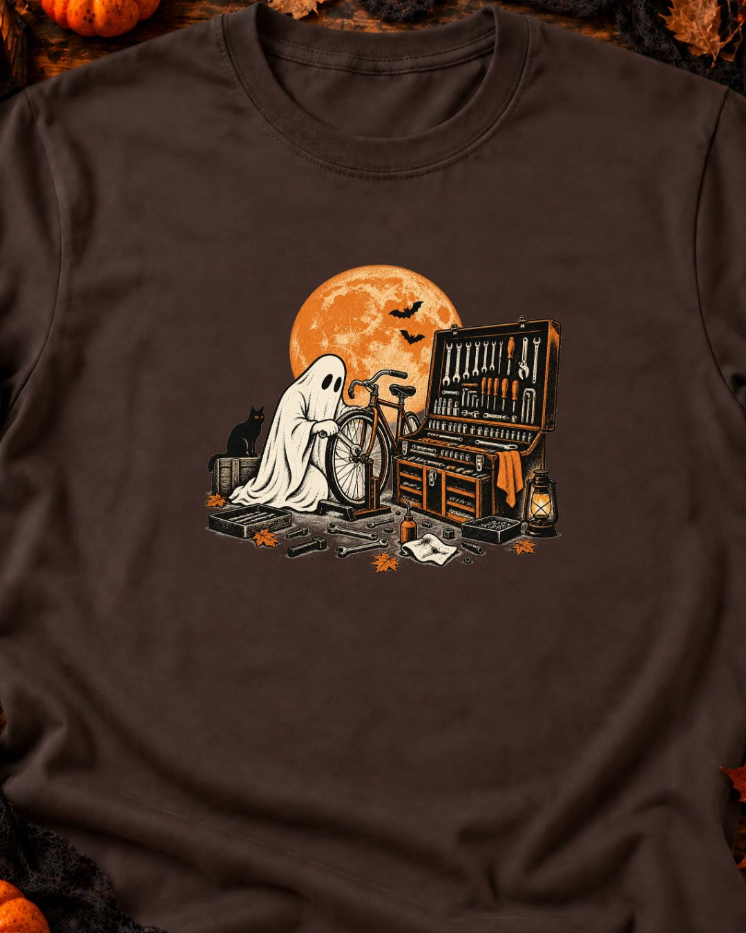 Fantôme réparateur de vélo vintage T-Shirt — video