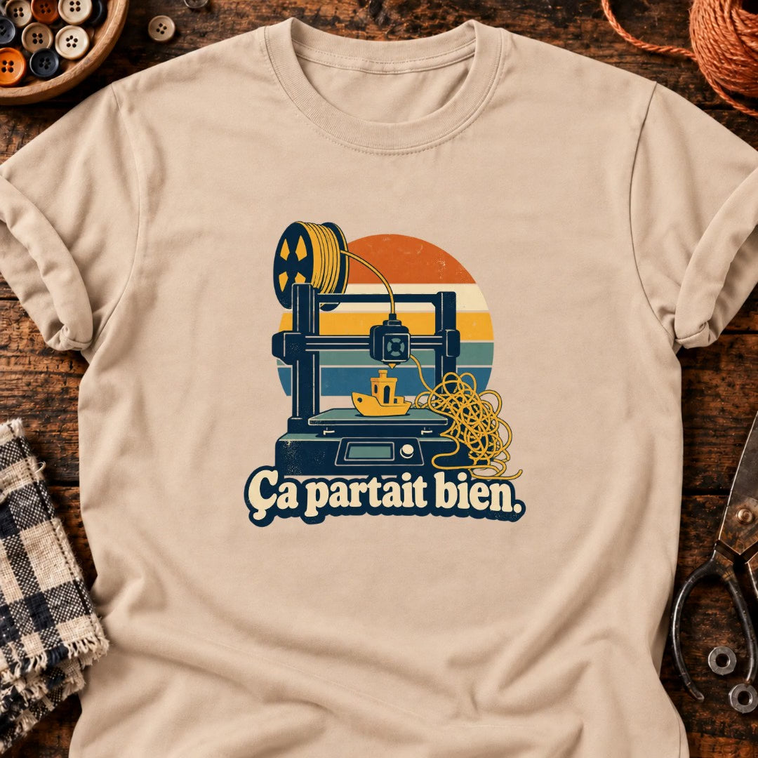 Imprimante 3D et bateau minuscule T-Shirt — video