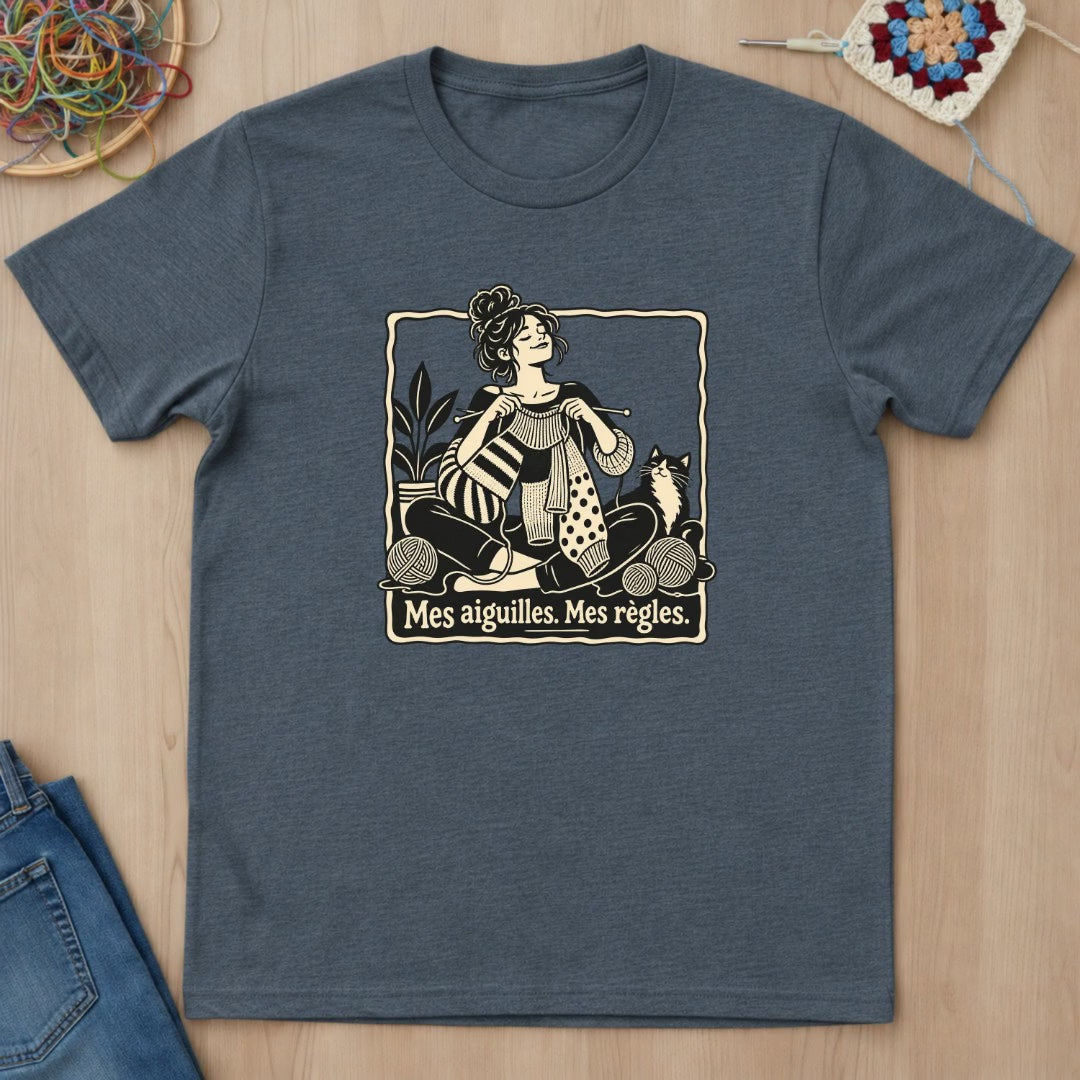 Mes aiguilles. Mes règles. Femme tricotant T-Shirt — video