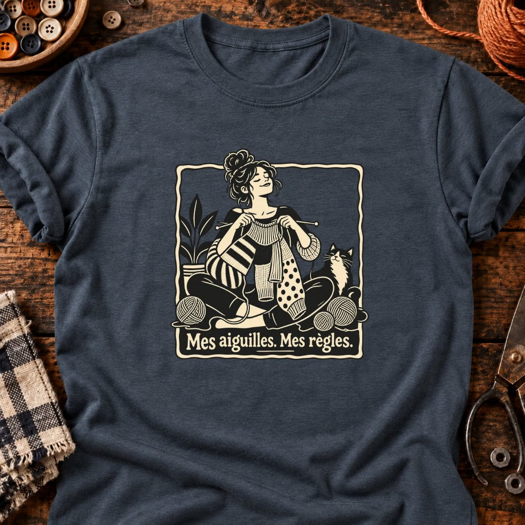 Mes aiguilles. Mes règles. Femme tricotant T-Shirt — video