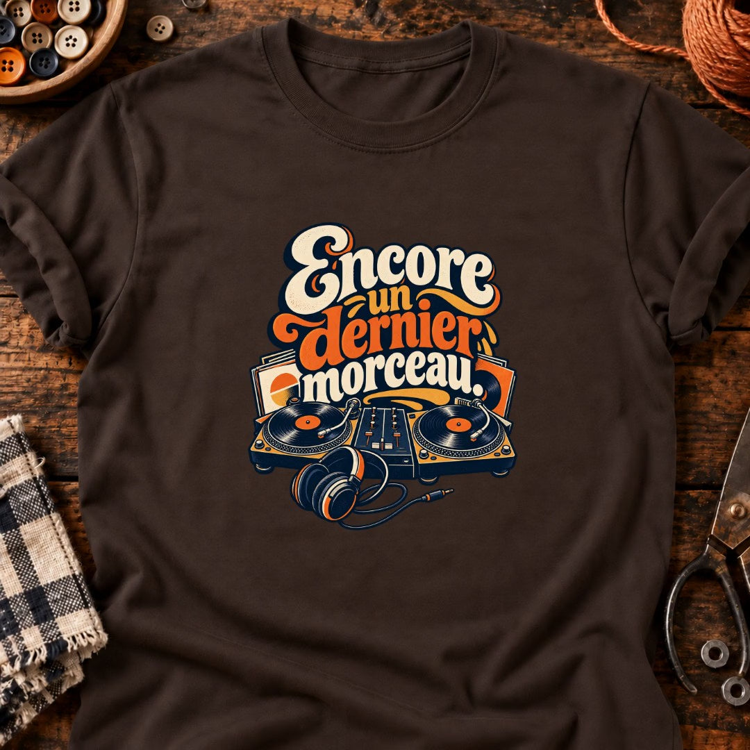 Encore un dernier morceau T-Shirt — video